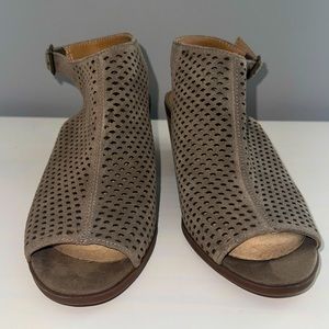 Lucky Brand Taupe opened toe Heel size 9 Never worn/without box
